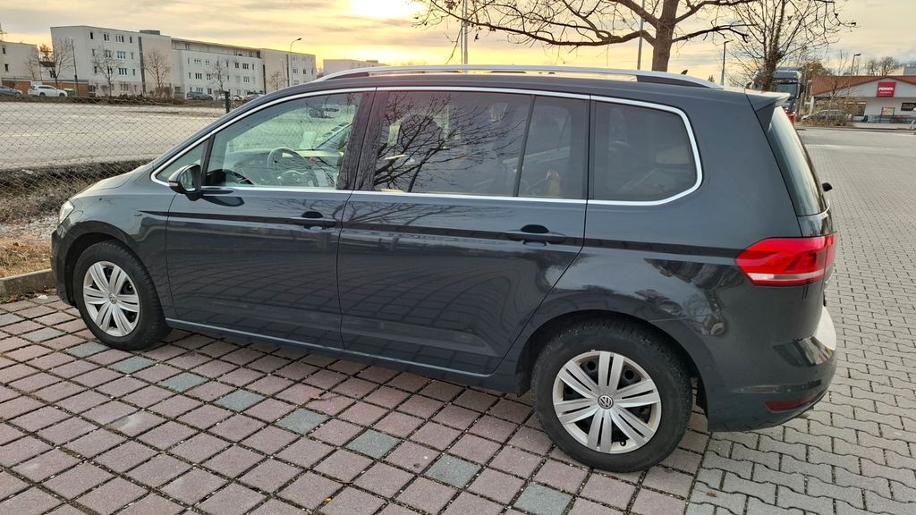 VW Touran 97.660 km 16.500 &euro; München 81679