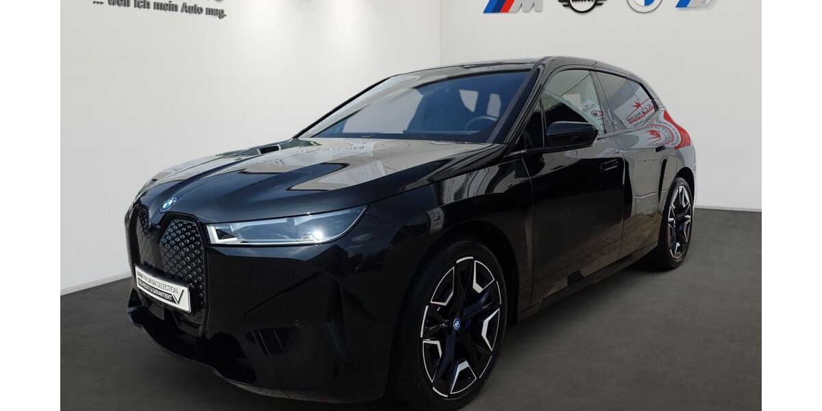 BMW iX 23.294 km 77.980 &euro; München 81827