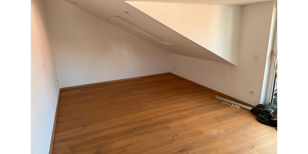 Dachgeschoßwohnung Moosinning - 3 Zimmer, 78 m&sup2;, 1.300&euro; | Angebot:26396892