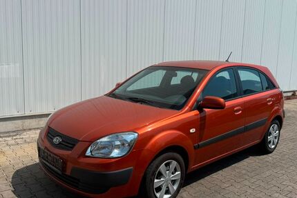 Kia Rio 113.000 km 1.499 &euro; Hallbergmoos 85399