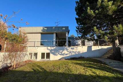 Haus Berg Kempfenhausen - 7 Zimmer, 210 m&sup2;, 4.500&euro; | Angebot:23975307