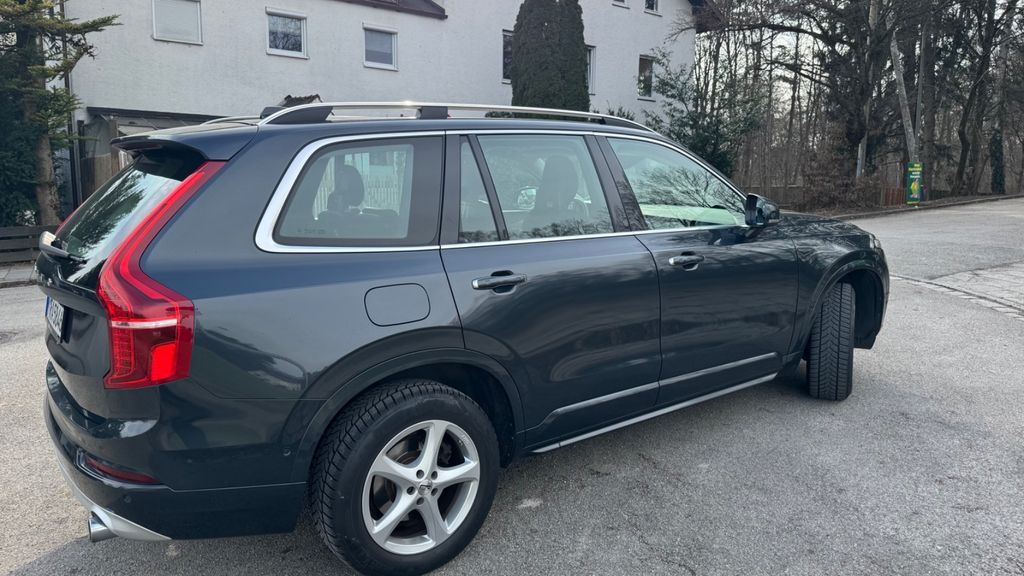 Volvo XC90 171.000 km 21.900 &euro; München 81927