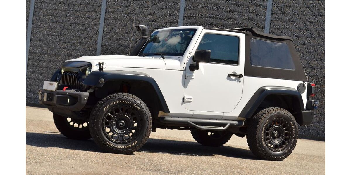 Jeep Wrangler 99.900 km 25.980 &euro; München 81243