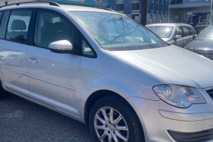 VW Touran 242.000 km 2.500 &euro; Dachau (bei München) 85221
