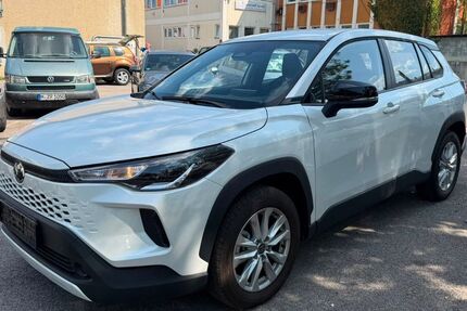 Toyota Corolla Cross 1.100 km 34.850 &euro; Dachau 85221