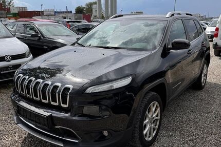 Jeep Cherokee 260.000 km 5.990 &euro; München 81829