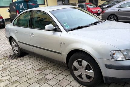 VW Passat 160.000 km 2.800 € Unterhaching 82008