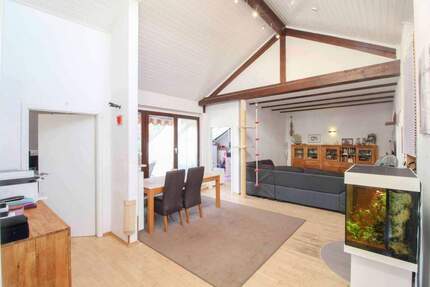 Lichtdurchflutete Dachgeschosswohnung mit Terrasse und TG-Stellplatz in Olching! 4 zimmer