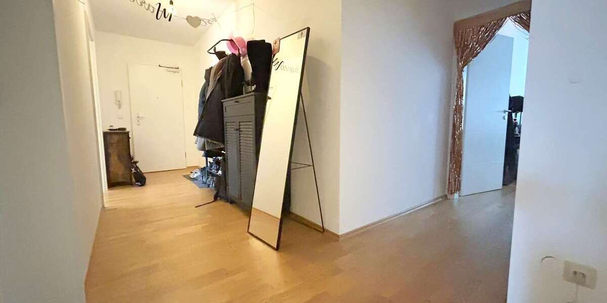 Zum Sommerbeginn: frei werdende Dachterrassen-Wohnung in Bogenhausen (Erbpacht) - Dachgeschoßwohnung München Bogenhausen | Angebot:26421627