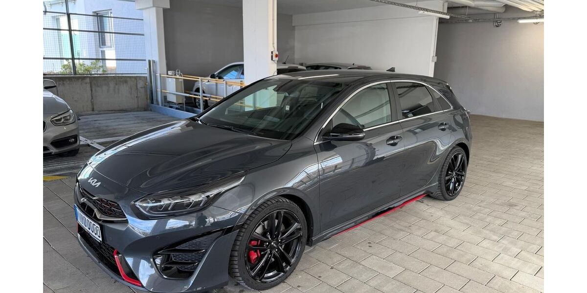 Kia ceed / Ceed 108.000 km 16.990 &euro; München 81825