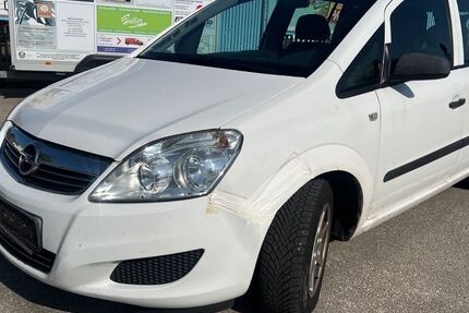 Opel Zafira 200.356 km 999 &euro; München 81245