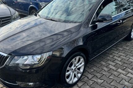 Skoda Superb 208.546 km 8.499 &euro; München OT Aubing-Lochhausen-Langwied 81243