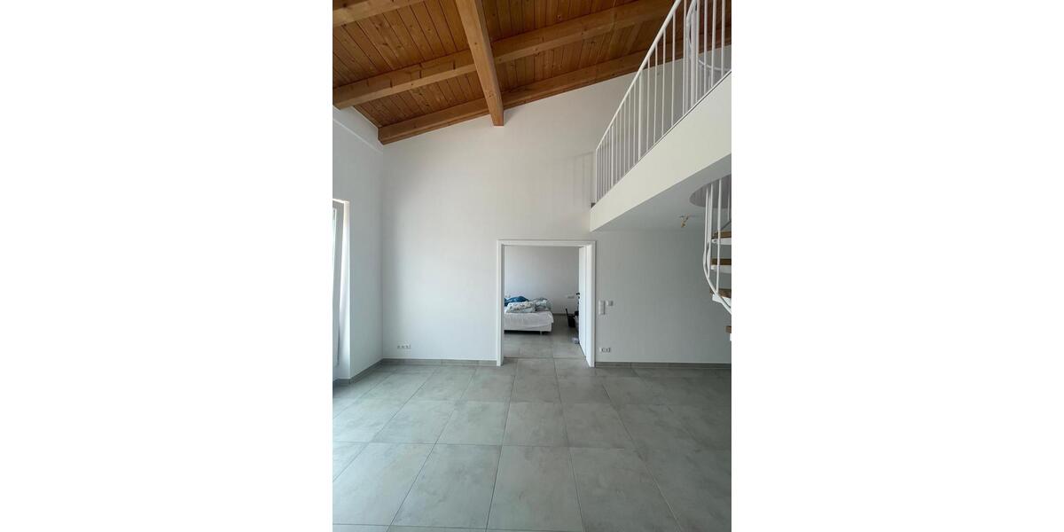 Dachgeschoßwohnung Germering - 2.5 Zimmer, 87 m&sup2;, 1.780&euro; | Angebot:26413582