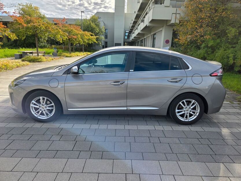 Hyundai IONIQ 114.000 km 14.200 € München 81377