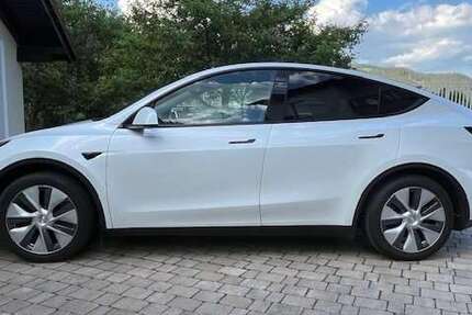 Tesla Model Y 1.900 km 36.900 &euro; München, Landeshauptstadt 80538