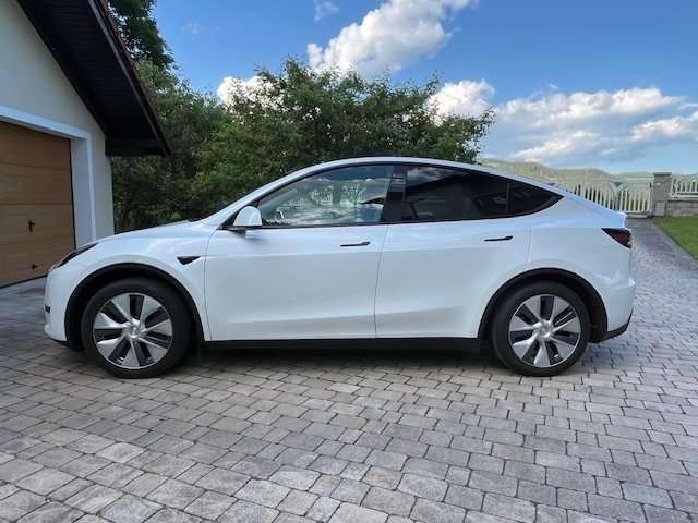 Tesla Model Y 1.900 km 36.900 &euro; München, Landeshauptstadt 80538