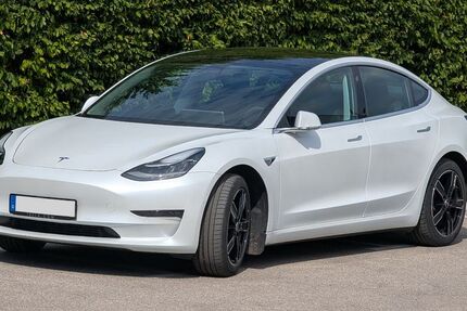 Tesla Model 3 38.200 km 27.490 &euro; Neubiberg 85579