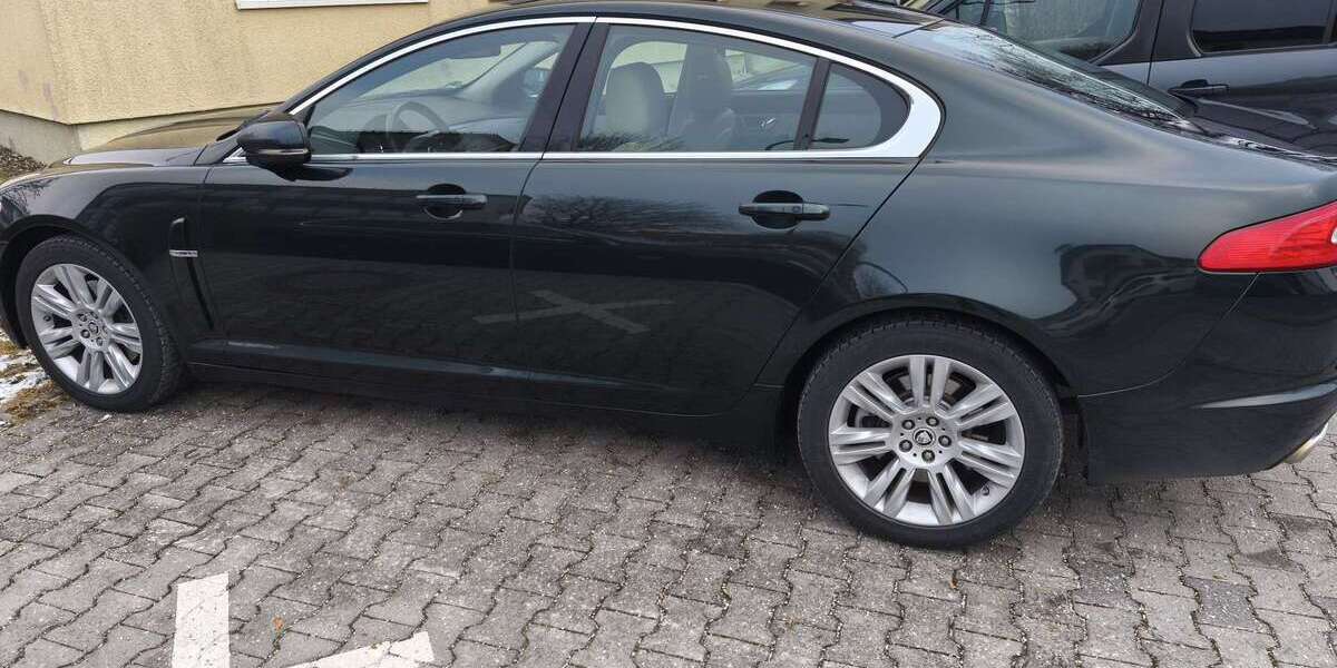 Jaguar XF 183.250 km 8.300 &euro; Poing / München 85586