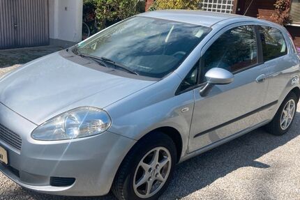 Fiat Grande Punto 71.555 km 2.399 &euro; München 81739