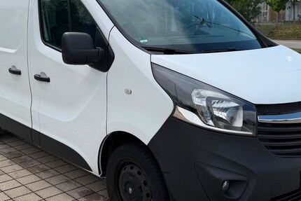 Opel Vivaro 139.781 km 7.490 &euro; München 81243