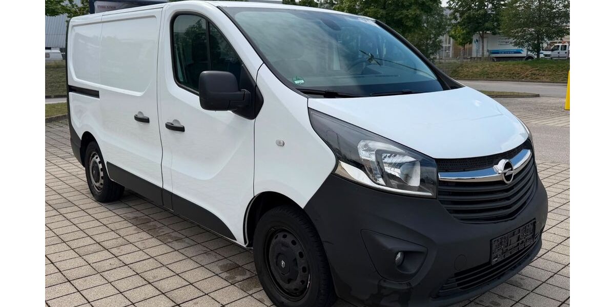 Opel Vivaro 139.781 km 7.490 &euro; München 81243
