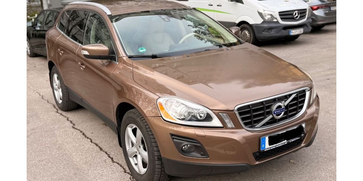 Volvo XC60 172.000 km 8.000 € München 81827