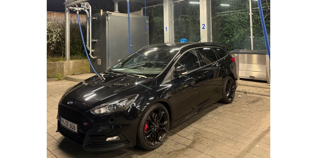 Ford Focus 189.000 km 10.400 &euro; München 81541