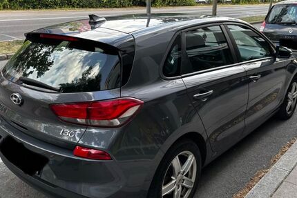 Hyundai i30 194.000 km 8.100 &euro; München 80687