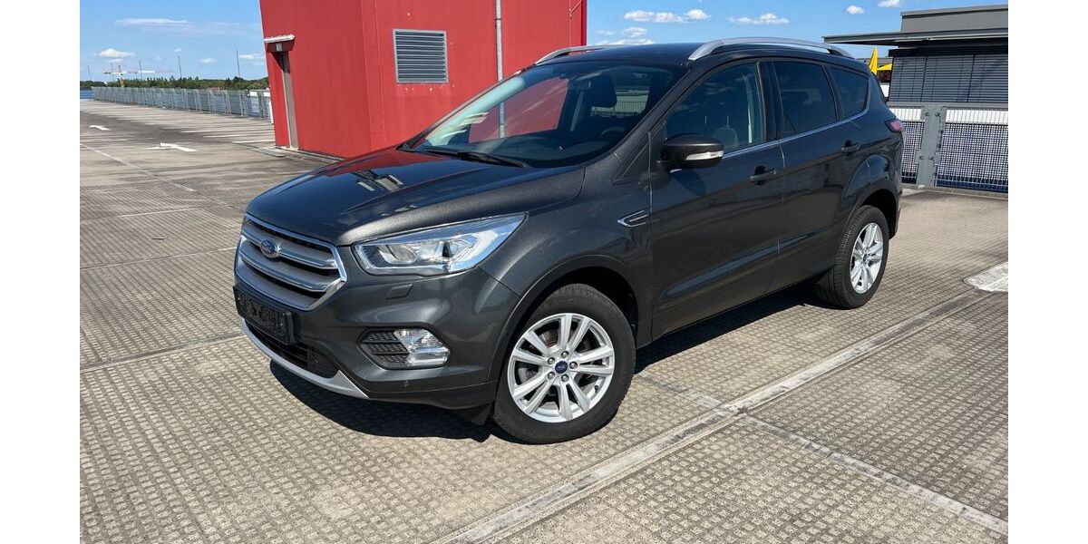 Ford Kuga 74.400 km 10.490 &euro; München 81829