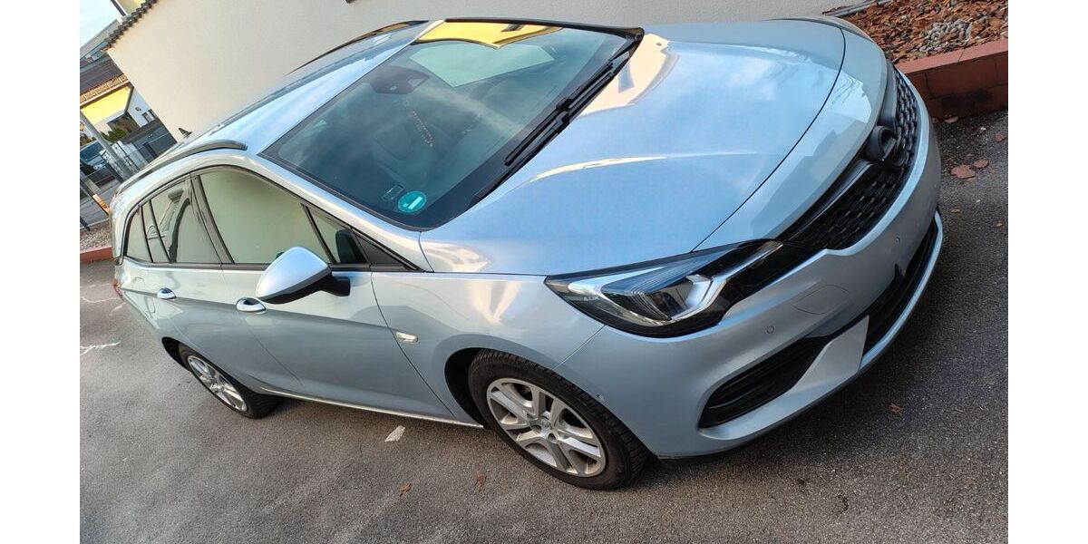 Opel Astra 97.000 km 14.100 &euro; München 81825