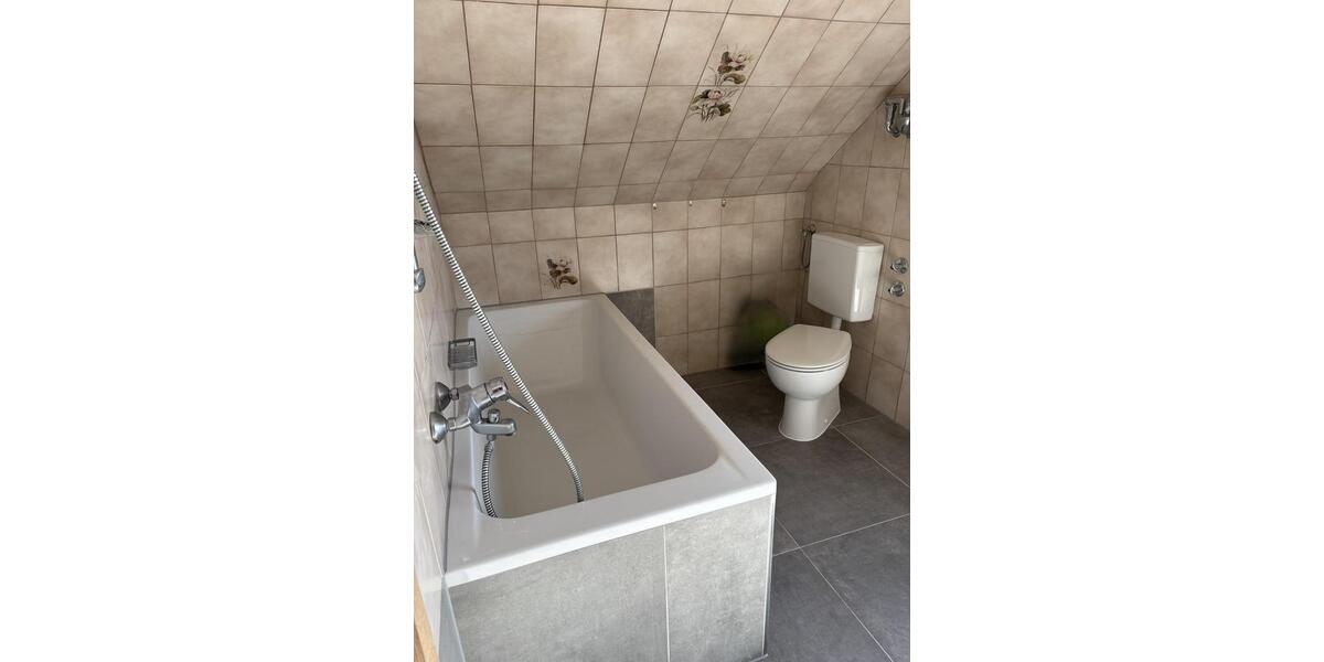 Etagenwohnung Karlsfeld - 3.5 Zimmer, 139 m&sup2;, 2.150&euro; | Angebot:25789139