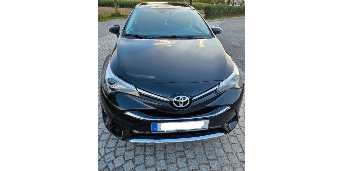 Toyota Avensis 107.000 km 15.500 &euro; Haimhausen 85778