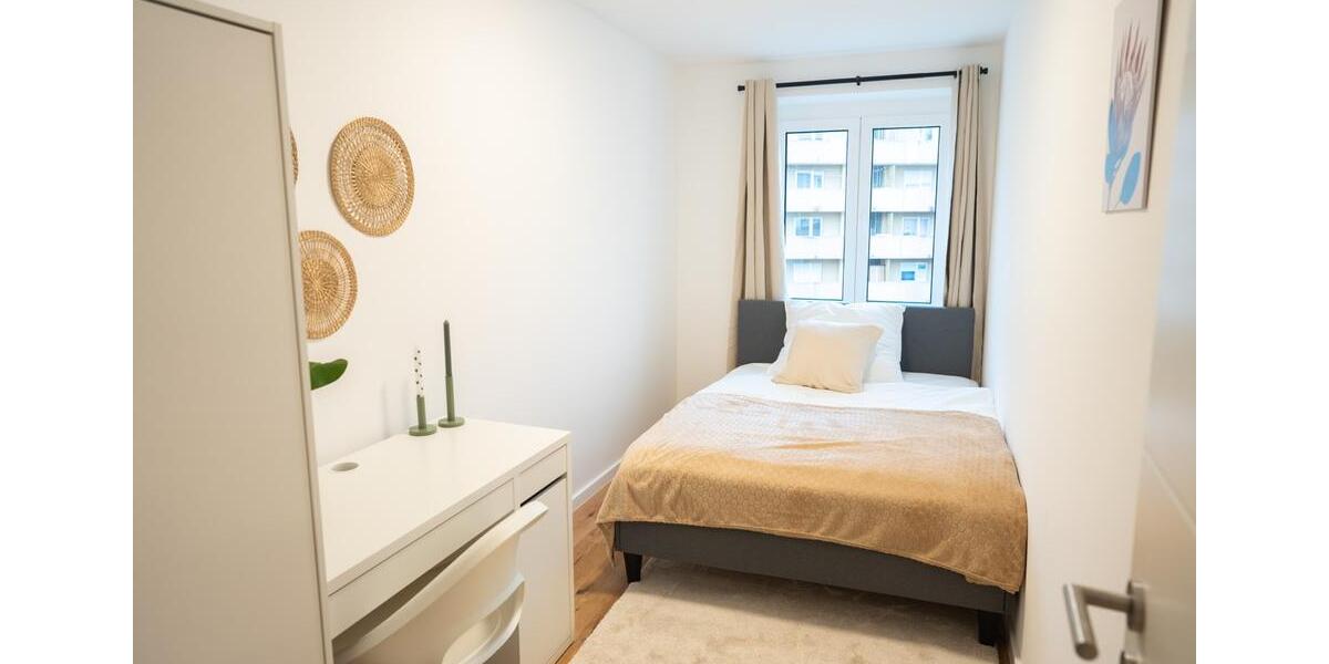 Zimmer frei in 4er-WG – ab sofort zu vermieten, Zentrale Lage 4 zimmer