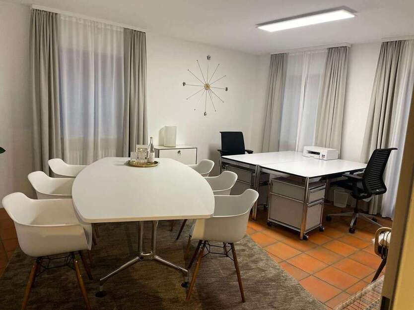 Büro in Grünwald 1.631 € 23.3 m²