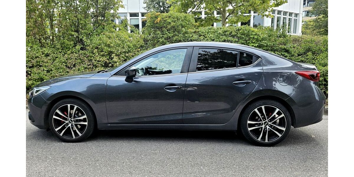 Mazda 3 144.000 km 9.500 &euro; München 81829