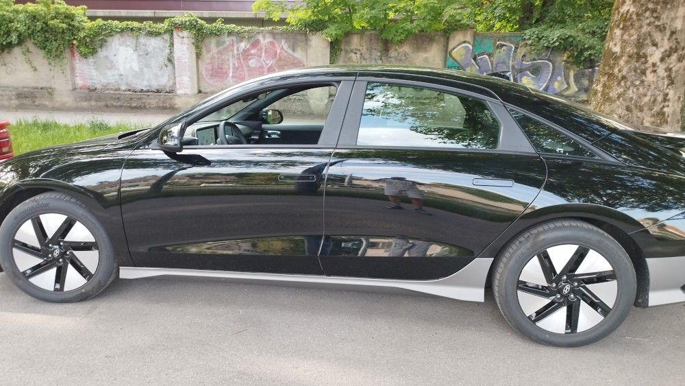 Hyundai IONIQ 6 23.000 km 25.450 &euro; München 80802