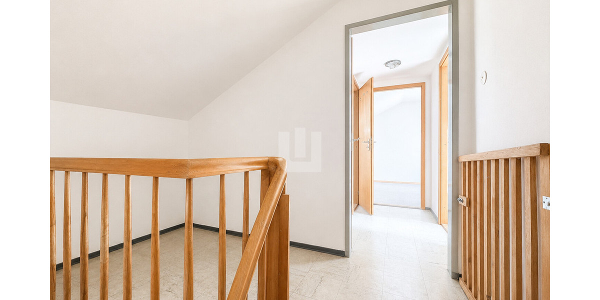WINDISCH – Ideal für die große Familie – Großes Reihenhaus mit zwei separaten Wohnbereichen - frei! - Reihenmittelhaus Eichenau | Angebot:27329637
