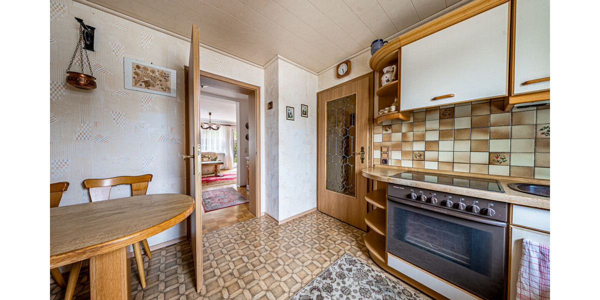 • REIHENHAUS MIT GESTALTUNGSPOTENZIAL • 5 zimmer