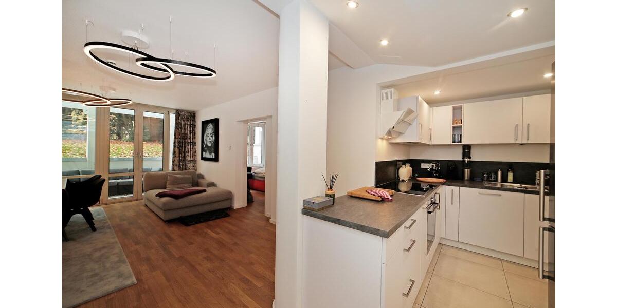 Traumlage direkt am Englischen Garten: Gehobene, lichtdurchflutete 3-Zimmer-Wohnung im Split-Level! zimmer