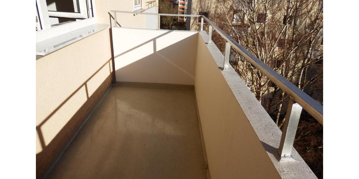 Helle schöne 2 Zim. Wohnung mit großem Balkon in Top Lage zu verk 1 zimmer