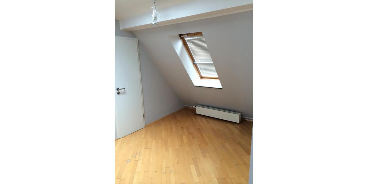 Dachgeschoßwohnung München Schwanthalerhöhe - 2.5 Zimmer, 85 m&sup2;, 680.000&euro; | Angebot:26321349