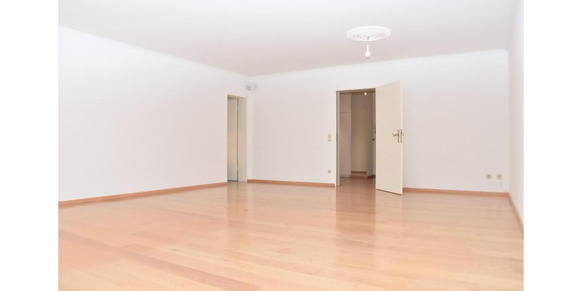 Erdgeschoßwohnung München Giesing - 3 Zimmer, 117 m&sup2;, 2.230&euro; | Angebot:25918685