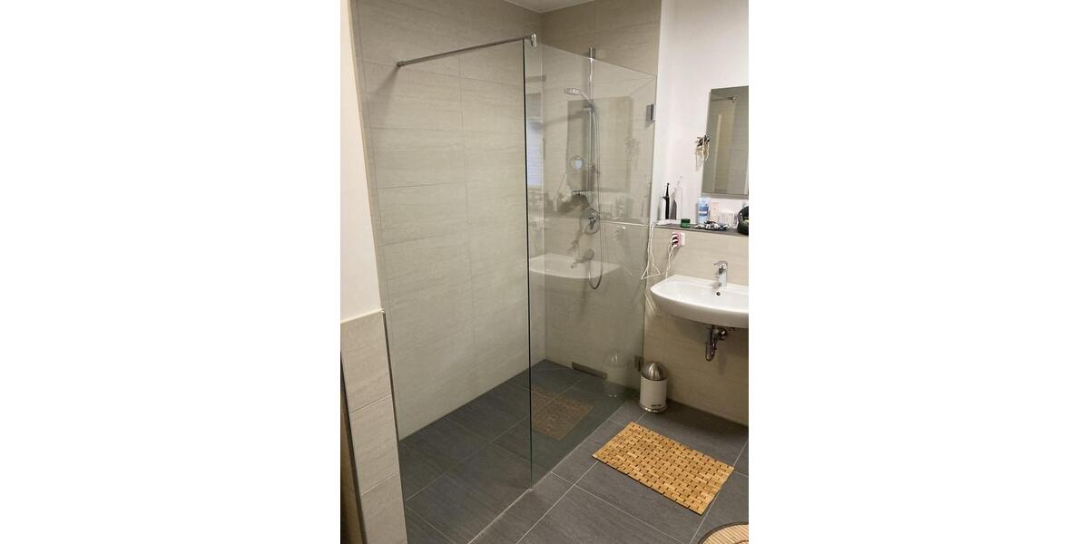 Erdgeschoßwohnung Gauting - 3 Zimmer, 123 m&sup2;, 1.790&euro; | Angebot:25649106