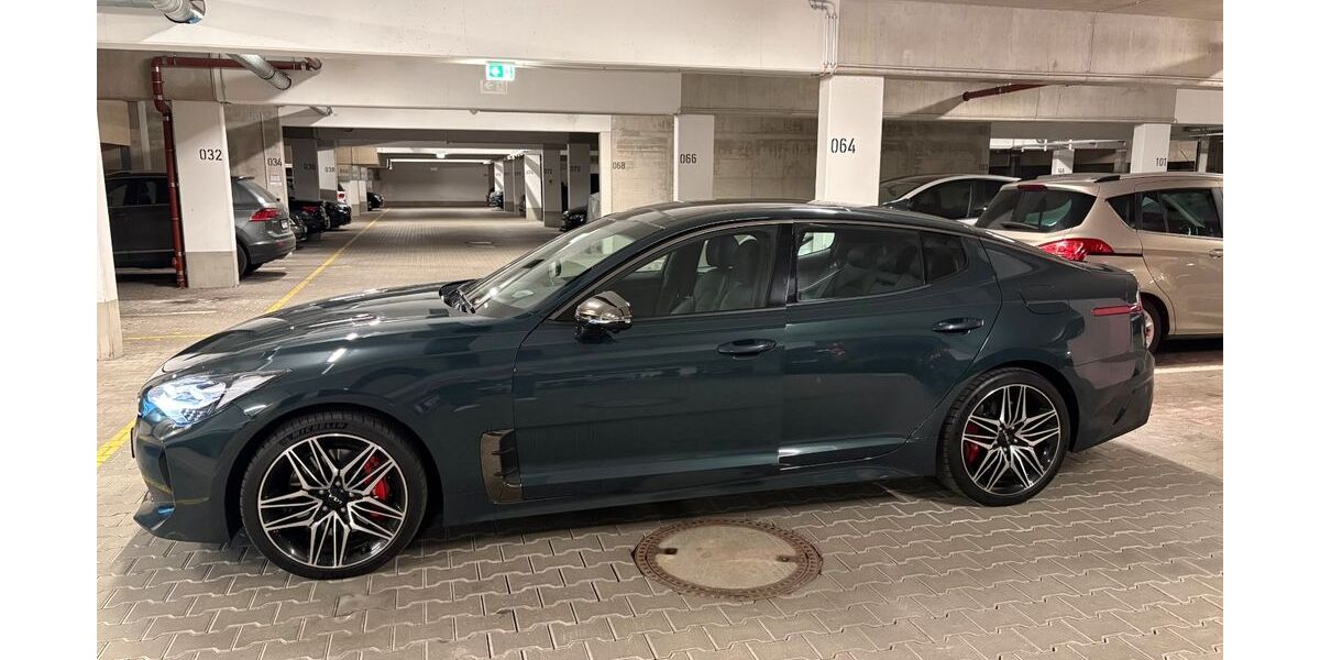Kia Stinger 37.580 km 38.000 &euro; München 81539