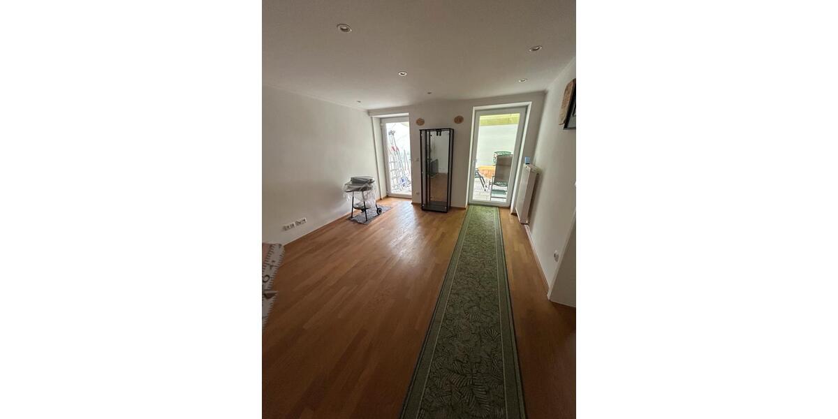 Reihenhaus München Schwabing-Freimann - 6 Zimmer, 133 m&sup2;, 1.100&euro; | Angebot:25782688