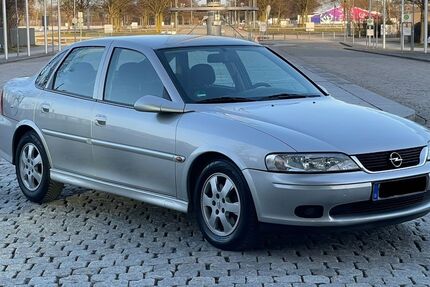 Opel Vectra 173.700 km 1.700 &euro; München 81829
