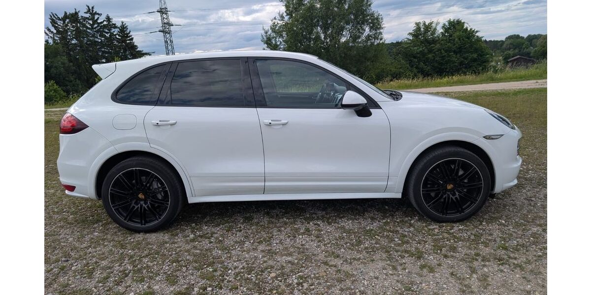 Porsche Cayenne 202.000 km 22.800 &euro; München 81245