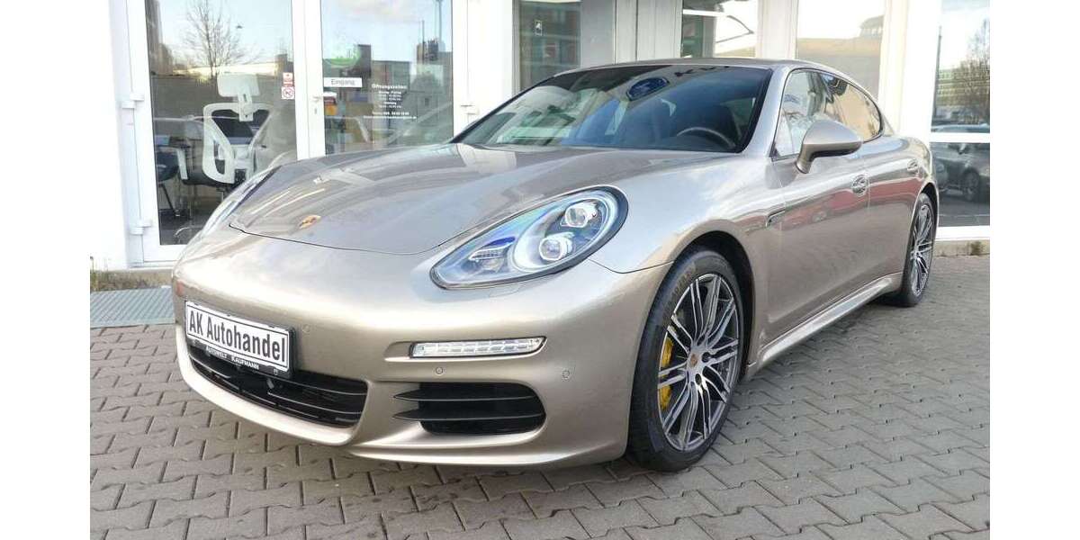 Porsche Panamera 31.376 km 54.890 &euro; München 80687