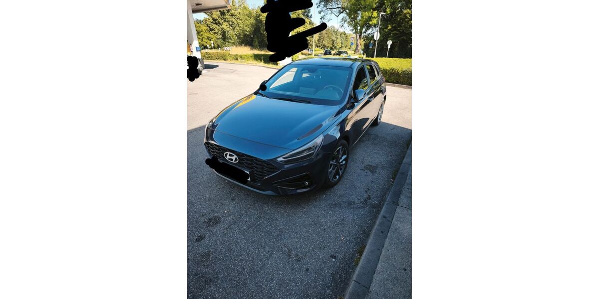 Hyundai i30 12.500 km 17.300 &euro; München 81737