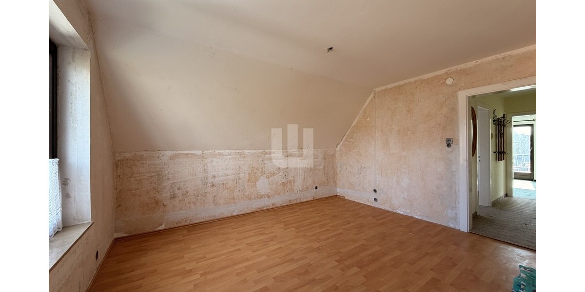 WINDISCH IMMOBILIEN – sanierungsbedürftiges Einfamilienhaus in Gröbenzell in ruhiger, zentraler Lage - Einfamilienhaus Gröbenzell | Angebot:26065692